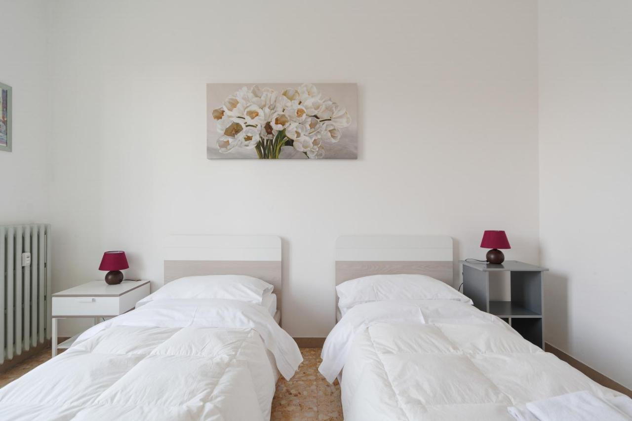 Bright&Cozy C5 Fiera Apartment ボローニャ エクステリア 写真